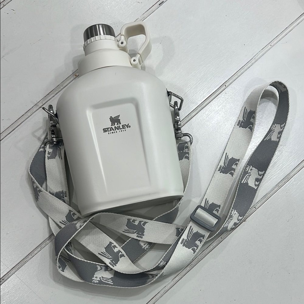 Stanley White Stainless Steel Canteen Bottle
